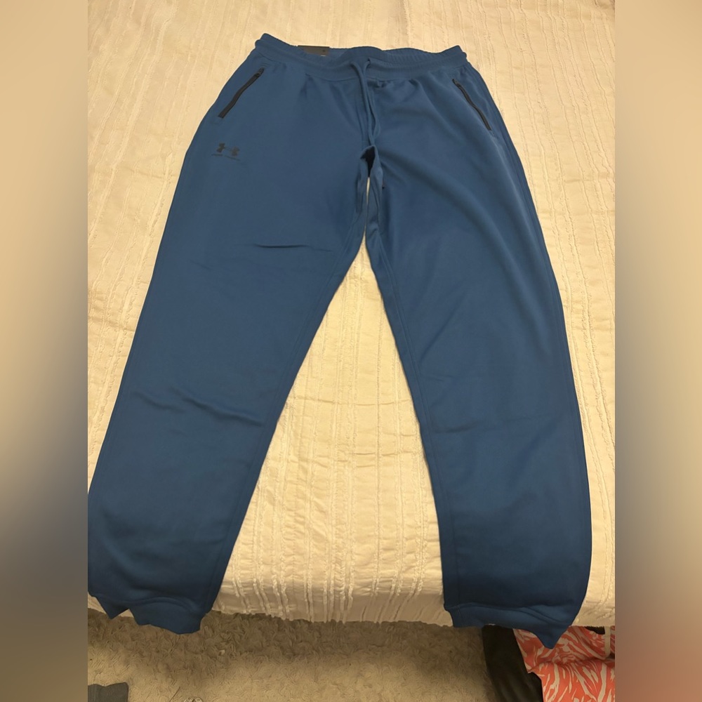 Under Armour dark blue sweatpants men’s size large new with tags